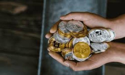 USDT转账到钱包时矿工费是否会扣除BTC？
USDT, 转账, 矿工费, BTC/guanjianci

## 内容主体大纲

1. **引言**
   - 介绍USDT和BTC的基本概念
   - 转账过程中矿工费的概念

2. **USDT和BTC的区块链基础**
   - 解释USDT的底层区块链（以太坊/波场等）
   - 解释BTC的区块链特点

3. **矿工费的作用**
   - 为什么需要支付矿工费
   - 矿工费是如何计算的

4. **USDT转账矿工费的支付形式**
   - 在不同区块链上转账USDT时的矿工费
   - 付款方式及费用来源

5. **USDT转账时BTC是否会被扣除**
   - 解析转账过程中的币种转化
   - 例子说明

6. **解决方案与建议**
   - 如何避免高矿工费
   - 在转账时的注意事项

7. **总结**
   - 重要性和影响

---

## 引言

在现今的数字货币世界中，USDT（泰达币）和BTC（比特币）是两种非常流行的加密资产。随着越来越多的人选择使用加密货币进行交易和投资，转账时的矿工费用成为了一个重要话题。那么，USDT转账到钱包时，矿工费会否扣除BTC呢？本文将深入探讨这个问题，帮助读者更好地理解USDT与BTC之间的关系以及矿工费用的实际操作。

## USDT和BTC的区块链基础

### USDT的底层区块链

USDT最初基于比特币的OMNI层，但现今大多数交易主要在以太坊网络上进行。以太坊是一种智能合约平台，它的ERC-20标准使得USDT可在这个平台上进行交易。当用户在以太坊网络上转账USDT时，实际的转账数据是在以太坊的区块链上记录的。

### BTC的区块链特点

BTC作为第一个加密货币，使用的是自己的区块链。与以太坊相比，BTC的区块链专注于价值转移，其交易速度相对较慢，矿工费也较高。BTC的矿工费是根据网络的拥堵程度而变化的，因此在高峰时段，转账成本会显著增加。

## 矿工费的作用

### 为什么需要支付矿工费

矿工费是用户在进行区块链交易时所支付的费用，作为激励矿工完成交易打包和验证的奖励。这笔费用确保了交易能迅速被确认并添加到区块链中。一般来说，矿工费的高低取决于网络的拥堵程度和交易的复杂性。

### 矿工费是如何计算的

矿工费通常按照交易数据的字节大小来计算，费用单位为每字节的价格。当区块链网络繁忙时，用户可能需要支付更高的费用来确保他们的交易在短时间内得到确认。在比特币网络中，矿工费通常是动态定价的，用户可以根据自己的需要自行设置。

## USDT转账矿工费的支付形式

### 在不同区块链上转账USDT时的矿工费

由于USDT可以在多条公链上进行转账，用户需要了解自己选择的区块链会涉及到的矿工费用。例如：在以太坊上转账USDT，用户需要支付以太币（ETH）作为矿工费，而在波场网络上则需要支付TRX作为费用。不同的区块链费用差异可能直接影响用户的选择。

### 付款方式及费用来源

在执行USDT转账之前，用户需要存有足够的底层币种（如ETH或TRX）以支付相应的矿工费用。这意味着如果用户只持有USDT和BTC，而没有ETH或TRX，将无法完成转账。

## USDT转账时BTC是否会被扣除

### 解析转账过程中的币种转化

在转账USDT时，矿工费是以底层币种支付的， BTC不会被扣除。也就是说，当用户将USDT从一个钱包转到另一个钱包时，矿工费用的扣除和转账USDT的余额完全是独立的。在整个转账过程中，只有在执行交易时才会涉及到费用支付。“扣除BTC”的情况并不存在。

### 例子说明

假设用户在以太坊上转账10USDT，矿工费用需要0.01ETH。此时用户的账户里需要有足够的ETH来支付这笔费用。其USDT余额不会受到影响，也不会因为支付矿工费而间接影响BTC资产。通过这个例子，可以清晰地看到，USDT转账的矿工费并不涉及BTC的扣除。

## 解决方案与建议

### 如何避免高矿工费

用户可以通过选择适合的转账时间，交易时间以避免高峰期，来减轻矿工费的负担。此外，使用一些交易所提供的“聚合转账”方式，也可以有效地分摊费用，从而减少个人的矿工费支出。

### 在转账时的注意事项

在进行转账前，务必确认自身钱包内的底层币种余额是否充足，并了解所需矿工费用，以及与之对应的可用币种。对于不太熟悉的用户，建议查阅一些相关的文档或向专业人士咨询，确保资金安全和低成本的转账。

## 总结

在总结本文讨论的内容时，可以说USDT转账到钱包时，矿工费不会扣除BTC。风险控制和尊重网络成本是进行加密货币交易的关键。在转账时确保底层币种的准备，并通过适当的策略来降低费用。这样的知识将为加密用户的操作提供更高的保障和便利。

---

## 相关问题

1. **USDT和BTC的主要区别是什么？**
2. **什么因素会影响矿工费的高低？**
3. **在USDT转账中如何确定合适的矿工费？**
4. **不同区块链上转账USDT的费用差异？**
5. **如何选择合适的加密钱包进行USDT转账？**
6. **USDT转账过程中有哪些常见的错误？**

每个问题的详细介绍将进一步探讨上述问题的方方面面，确保读者能够深入了解这一话题。